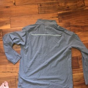Oakley running top